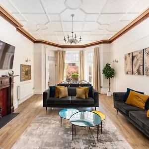3 Bedroom Garden Opposite The Brighton